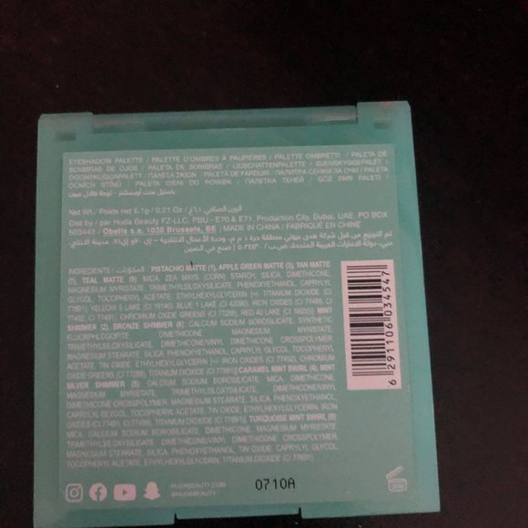 HUDA Beauty mint pastel pallete - Picture 4 of 4